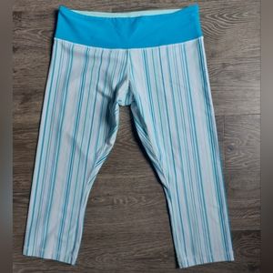 Lululemon Athletica women's cropped leggings. White and turquoise. 10